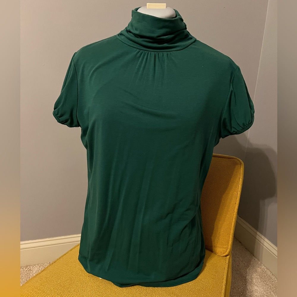 Banana Republic short sleeve turtleneck with buttons women’s XL